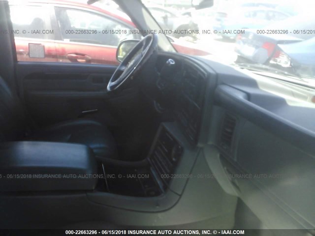 1GYEK63N55R246629 - 2005 CADILLAC ESCALADE LUXURY Gümüş foto 5