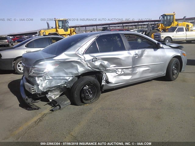 4T4BF1FK2GR563934 - 2016 TOYOTA CAMRY LE/XLE/SE/XSE SILVER photo 4