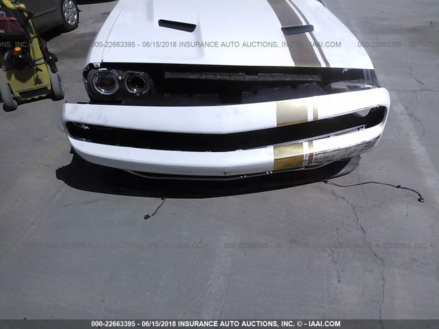 2C3CDZBT5GH275533 - 2016 DODGE CHALLENGER R/T WHITE photo 6