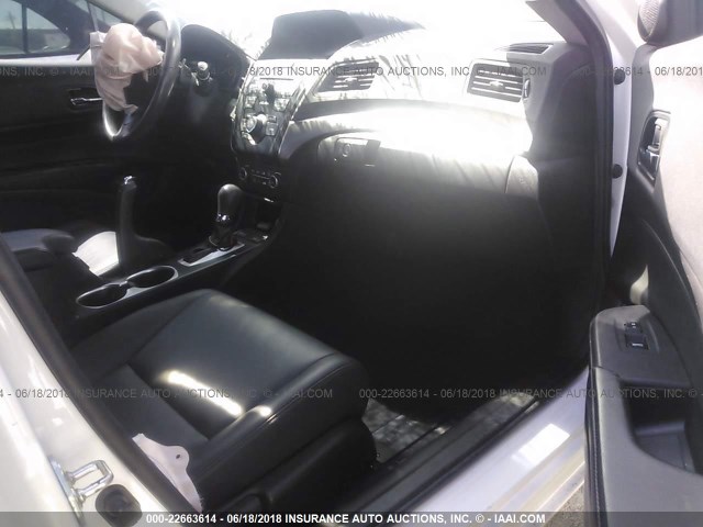 19UDE2F36GA018802 - 2016 ACURA ILX WATCH PLUS WHITE photo 5