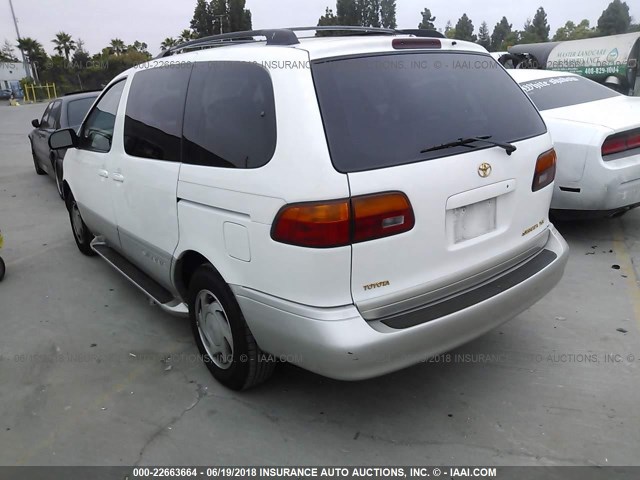 4T3ZF13C5YU274366 - 2000 TOYOTA SIENNA LE/XLE WHITE photo 3