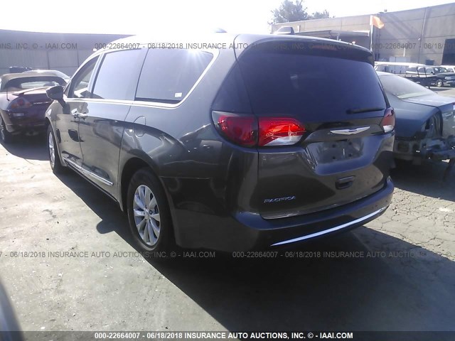 2C4RC1EG0JR212706 - 2018 CHRYSLER PACIFICA TOURING L PLUS GRAY photo 3