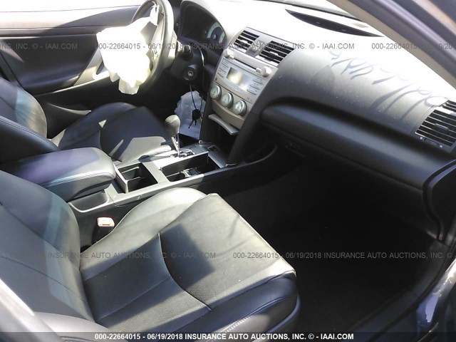 4T1BK46K67U052086 - 2007 TOYOTA CAMRY NEW GENERAT LE/XLE/SE GRAY photo 5