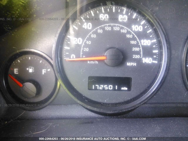 1J8HG48K38C154734 - 2008 JEEP COMMANDER SPORT Grün Foto 7