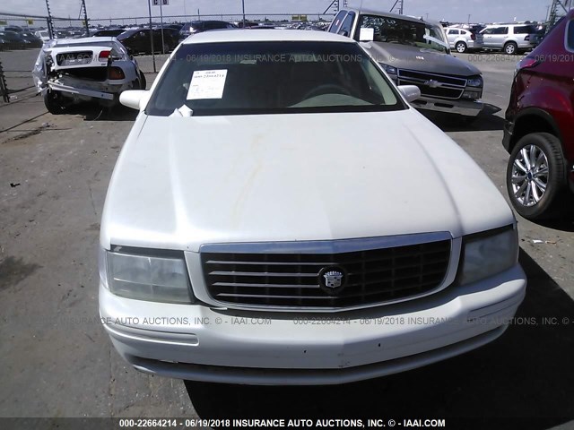 1G6KF5498VU231146 - 1997 CADILLAC DEVILLE CONCOURS CREAM photo 6