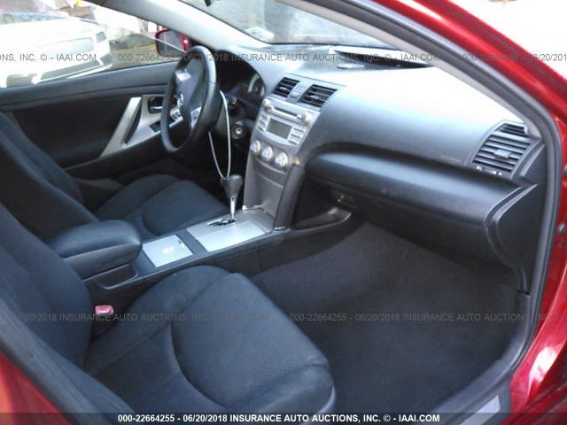 4T1BF3EK0AU506050 - 2010 TOYOTA CAMRY SE/LE/XLE RED photo 5