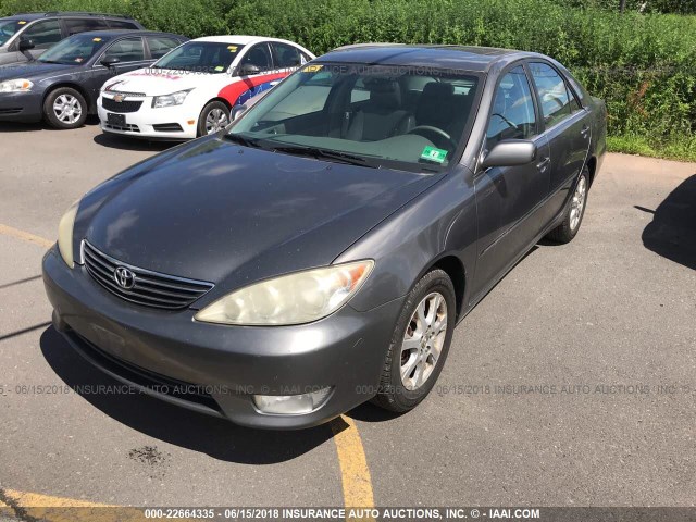 JTDBF30K950164901 - 2005 TOYOTA CAMRY LE/XLE/SE 灰色 照片 2
