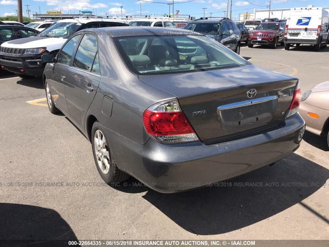 JTDBF30K950164901 - 2005 TOYOTA CAMRY LE/XLE/SE 灰色 照片 3