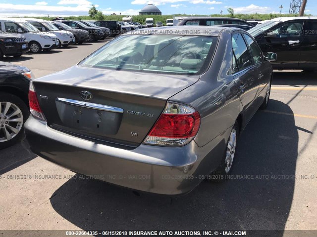 JTDBF30K950164901 - 2005 TOYOTA CAMRY LE/XLE/SE 灰色 照片 4