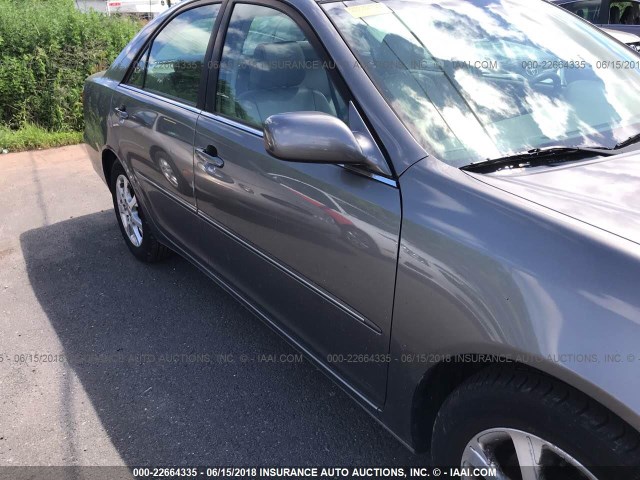 JTDBF30K950164901 - 2005 TOYOTA CAMRY LE/XLE/SE 灰色 照片 6