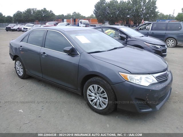 4T1BF1FK0CU549356 - 2012 TOYOTA CAMRY SE/LE/XLE GRAY photo 1