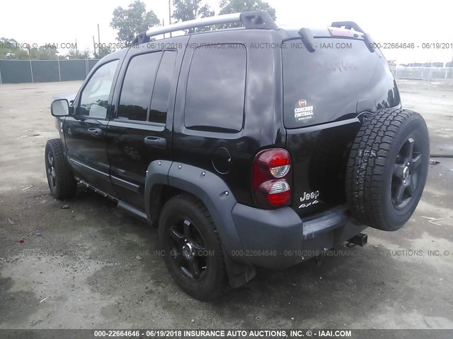 1J8GL38K16W100068 - 2006 JEEP LIBERTY RENEGADE 黑色 照片 3