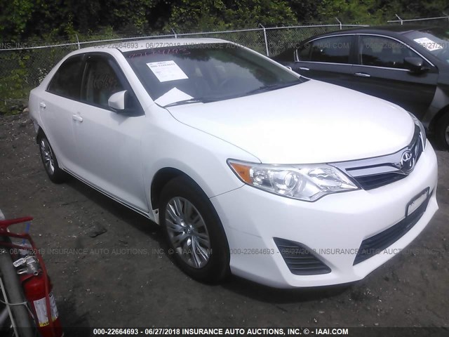 4T1BF1FK1EU407536 - 2014 TOYOTA CAMRY L/SE/LE/XLE თეთრი ფოტო 1