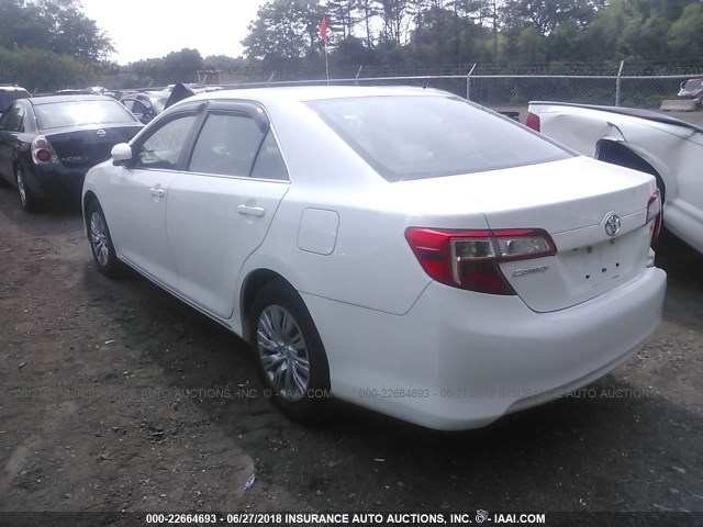 4T1BF1FK1EU407536 - 2014 TOYOTA CAMRY L/SE/LE/XLE თეთრი ფოტო 3