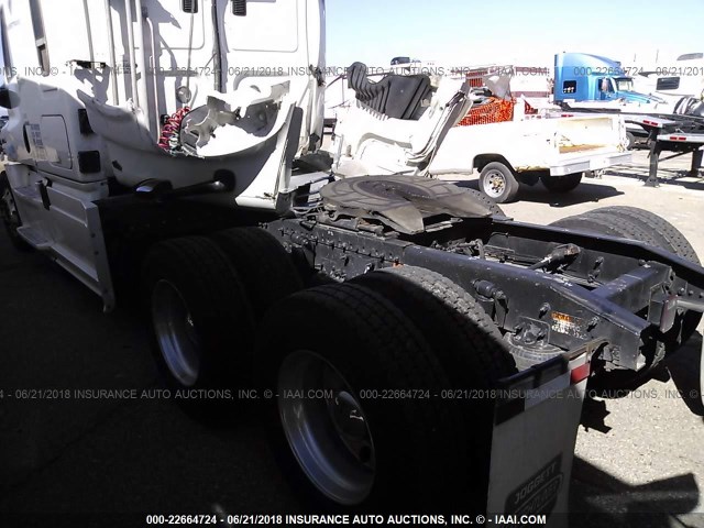 3AKJGLD64ESFU4233 - 2014 FREIGHTLINER CASCADIA 125  WHITE photo 3