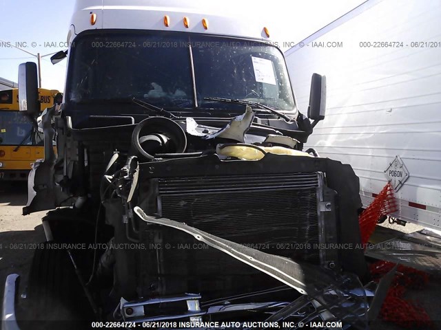 3AKJGLD64ESFU4233 - 2014 FREIGHTLINER CASCADIA 125  WHITE photo 9