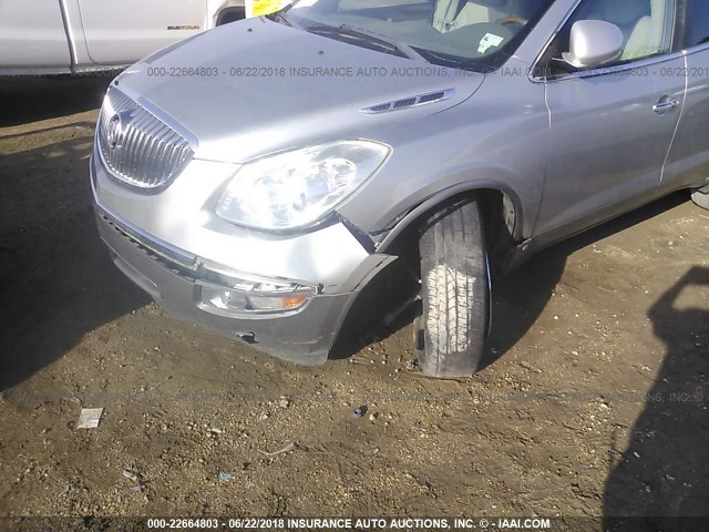 5GAER23748J270548 - 2008 BUICK ENCLAVE CXL SILVER photo 6