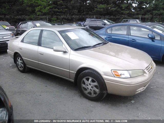 4T1BF28K8WU065202 - 1998 TOYOTA CAMRY CE/LE/XLE ოქროსფერი ფოტო 1