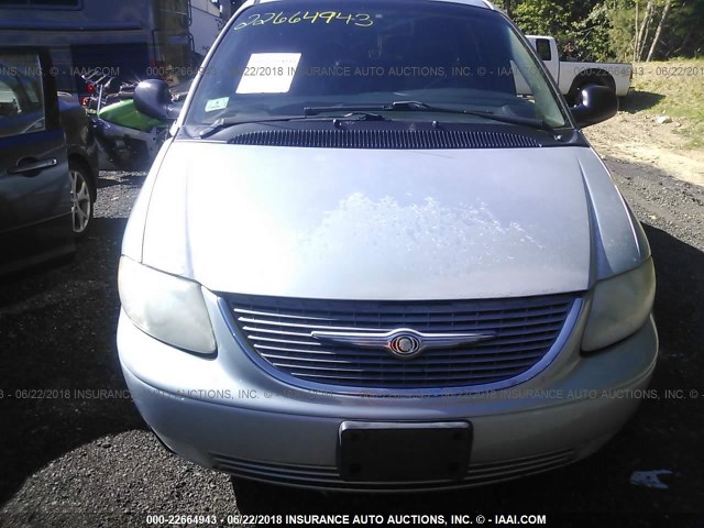 2C4GT54L62R552683 - 2002 CHRYSLER TOWN & COUNTRY LXI Light Blue photo 6