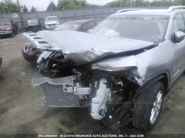 1C4PJLCB6JD537007 - 2018 JEEP CHEROKEE LATITUDE Күміс фото 6