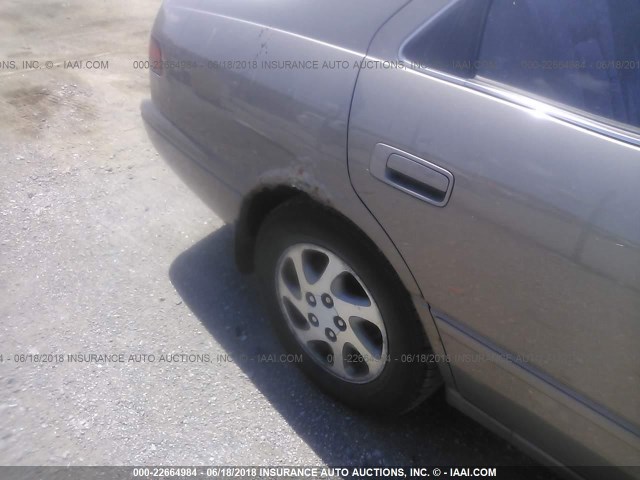 4T1BF22K3XU930474 - 1999 TOYOTA CAMRY LE/XLE BROWN photo 6