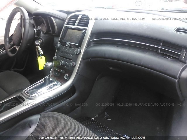 1G11D5SR2DF292523 - 2013 CHEVROLET MALIBU 1LT თეთრი ფოტო 5