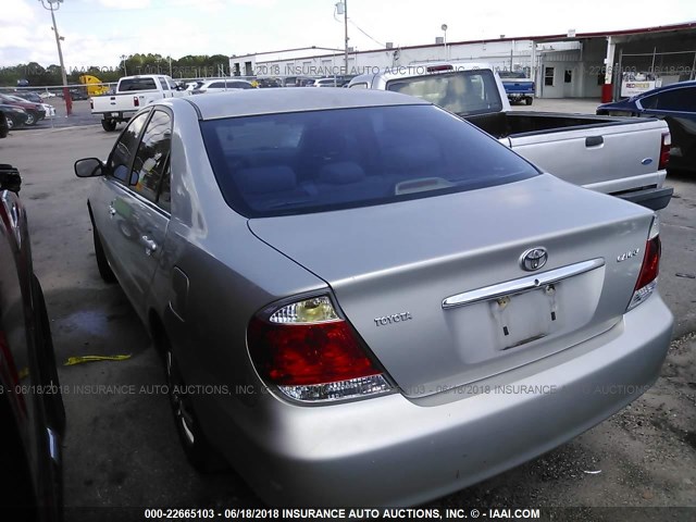 4T1BE32K55U032092 - 2005 TOYOTA CAMRY LE/XLE/SE Gümüş foto 3