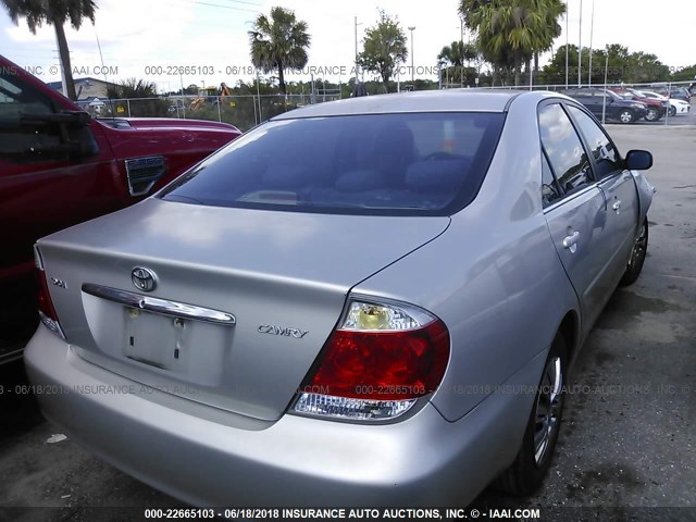 4T1BE32K55U032092 - 2005 TOYOTA CAMRY LE/XLE/SE Gümüş foto 4