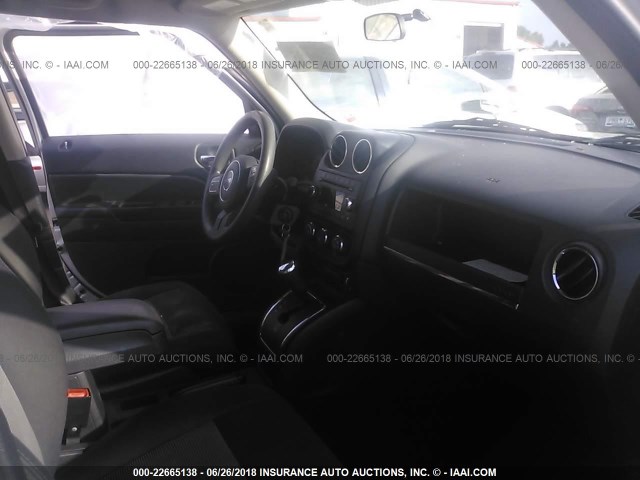 1C4NJPBB8CD619016 - 2012 JEEP PATRIOT SPORT 灰色 照片 5