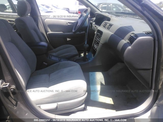 JT2BG22K9X0345576 - 1999 TOYOTA CAMRY LE/XLE GRAY photo 5