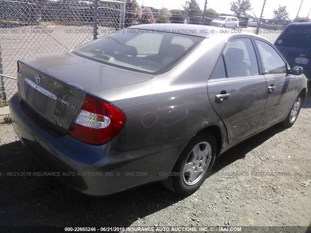 4T1BF30K63U554310 - 2003 TOYOTA CAMRY LE/XLE/SE ნაცრისფერი ფოტო 4