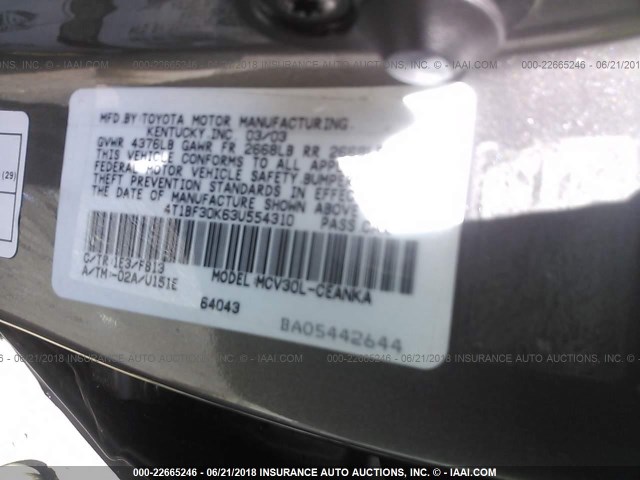 4T1BF30K63U554310 - 2003 TOYOTA CAMRY LE/XLE/SE ნაცრისფერი ფოტო 9