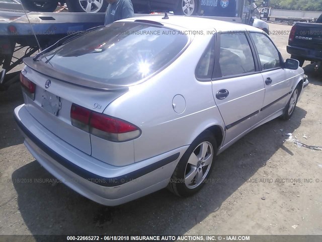 YS3DF58KX27010427 - 2002 SAAB 9-3 SE SILVER photo 4