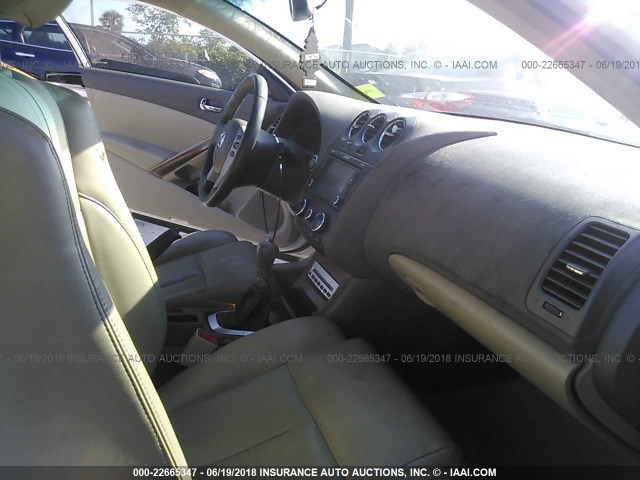 1N4BL24E38C163744 - 2008 NISSAN ALTIMA 3.5SE WHITE photo 5