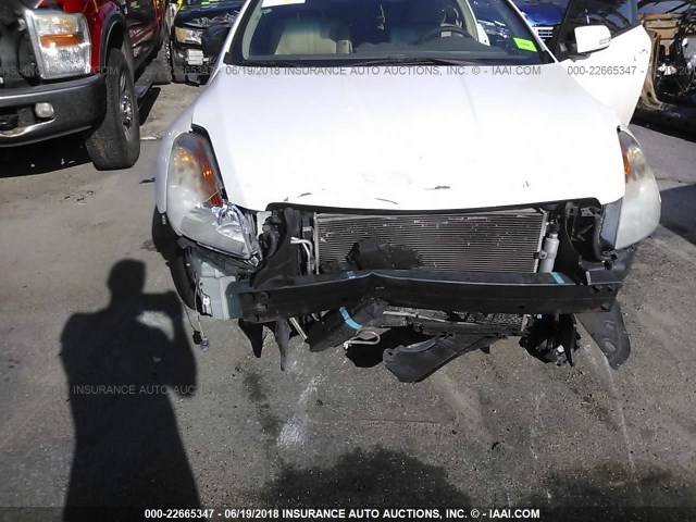 1N4BL24E38C163744 - 2008 NISSAN ALTIMA 3.5SE WHITE photo 6