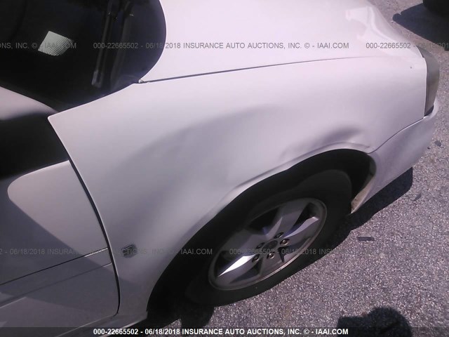 2G2WP552X61236458 - 2006 PONTIAC GRAND PRIX WHITE photo 6