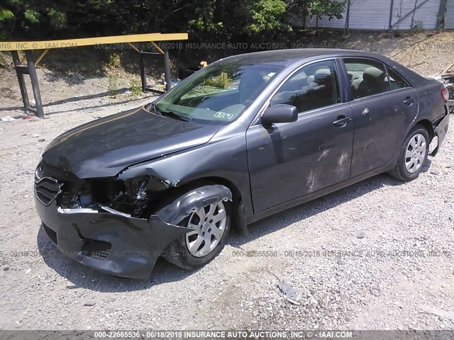 4T1BF3EK9AU015606 - 2010 TOYOTA CAMRY SE/LE/XLE 灰色 照片 2