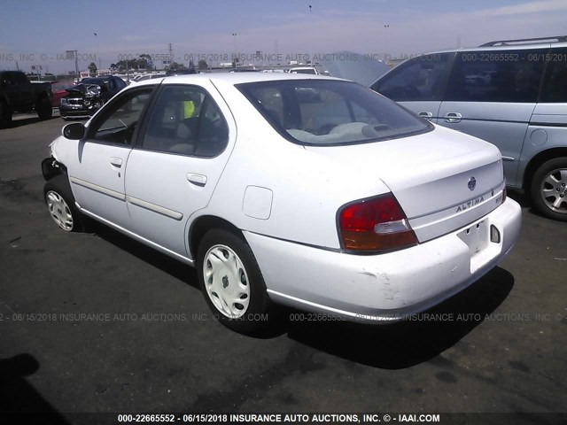 1N4DL01DXWC158076 - 1998 NISSAN ALTIMA XE/GXE/SE/GLE WHITE photo 3