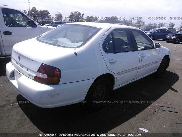 1N4DL01DXWC158076 - 1998 NISSAN ALTIMA XE/GXE/SE/GLE WHITE photo 4