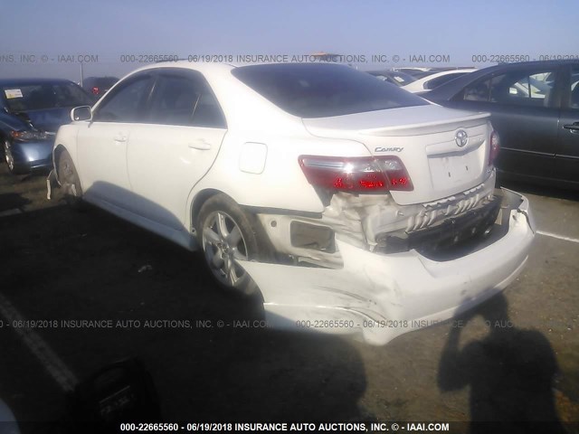 4T1BE46K18U780309 - 2008 TOYOTA CAMRY CE/LE/XLE/SE WHITE photo 3