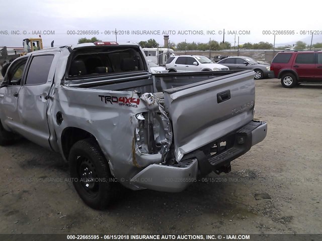 5TFDW5F16HX663962 - 2017 TOYOTA Tundra CREWMAX SR5/TRD PRO SILVER photo 6