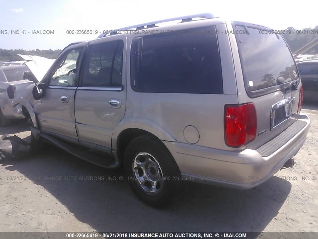 5LMFU28A8YLJ32949 - 2000 LINCOLN NAVIGATOR TAN photo 3