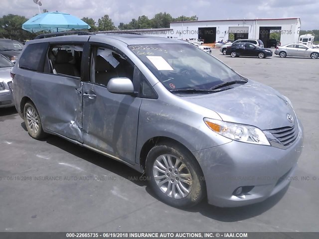 5TDYK3DC4FS539164 - 2015 TOYOTA SIENNA XLE/LIMITED SILVER photo 1