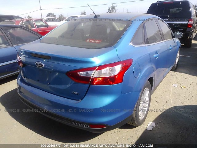 1FAHP3H28CL372426 - 2012 FORD FOCUS SEL BLUE photo 4