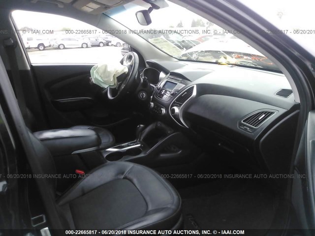 KM8JU3AC1DU729881 - 2013 HYUNDAI TUCSON GLS/LIMITED 黑色 照片 5