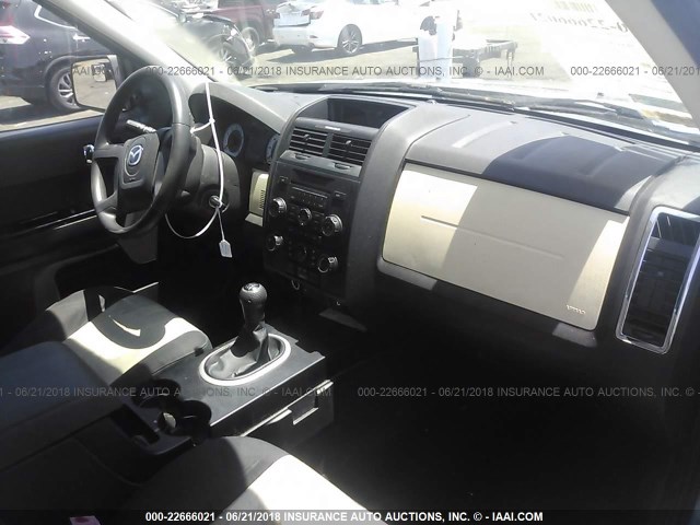 4F2CZ02Z18KM09560 - 2008 MAZDA TRIBUTE I SILVER photo 5