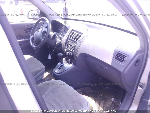 KM8JN72D15U134137 - 2005 HYUNDAI TUCSON GLS/LX SILVER photo 5