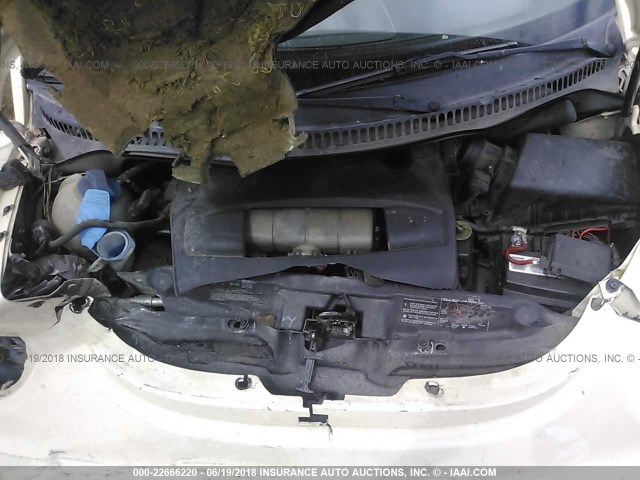 3VWCM31Y24M316099 - 2004 VOLKSWAGEN NEW BEETLE GLS თეთრი ფოტო 10