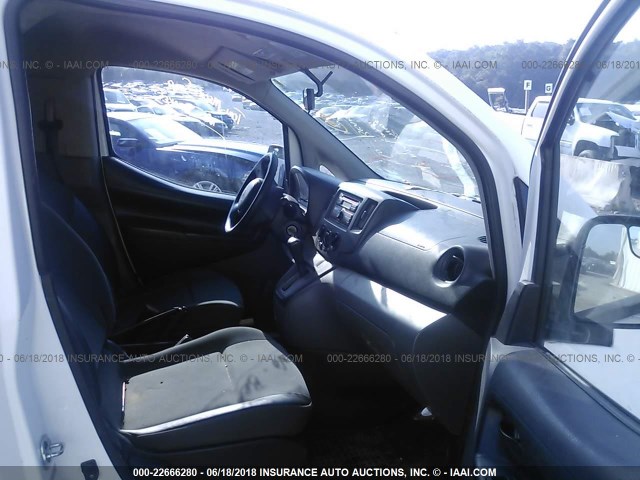 3N63M0YN6FK706003 - 2015 CHEVROLET CITY EXPRESS LS WHITE photo 5