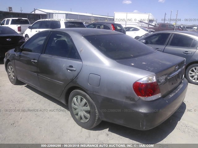 4T1BE32K85U593595 - 2005 TOYOTA CAMRY LE/XLE/SE 灰色 照片 3